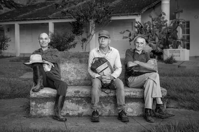 Prints_Adv Mono_3rd_Deb Rose_Vinalis Bus Stop